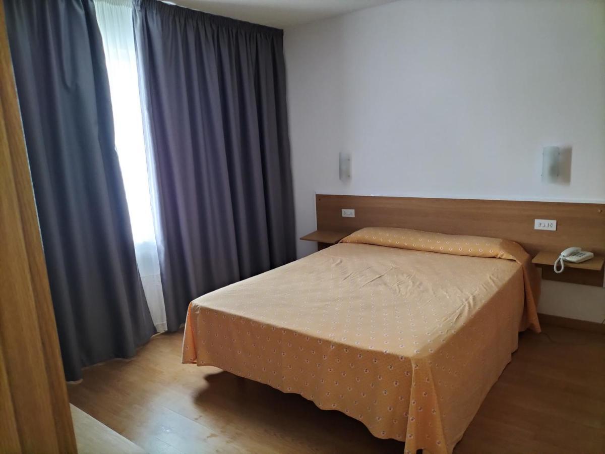Hotel Millan Negreira Εξωτερικό φωτογραφία