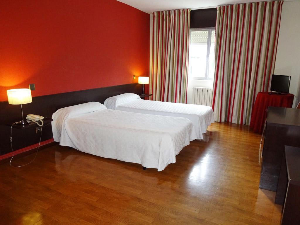 Hotel Millan Negreira Εξωτερικό φωτογραφία